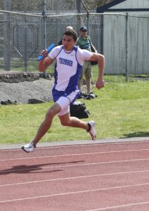 Grayson_running_the_4x100